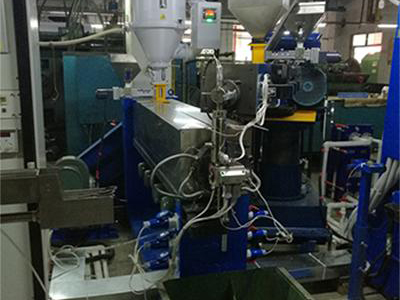 عزل وسحب الأسلاك